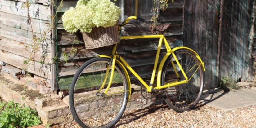 Spring Vintage Bicycle Revival : Bunting Yellow in Motion