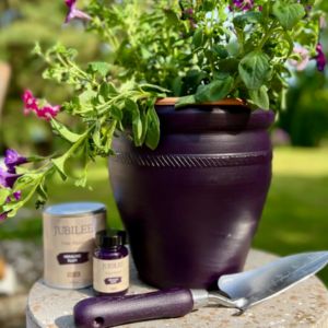 Painted terracotta pot using Jubilee fine paints