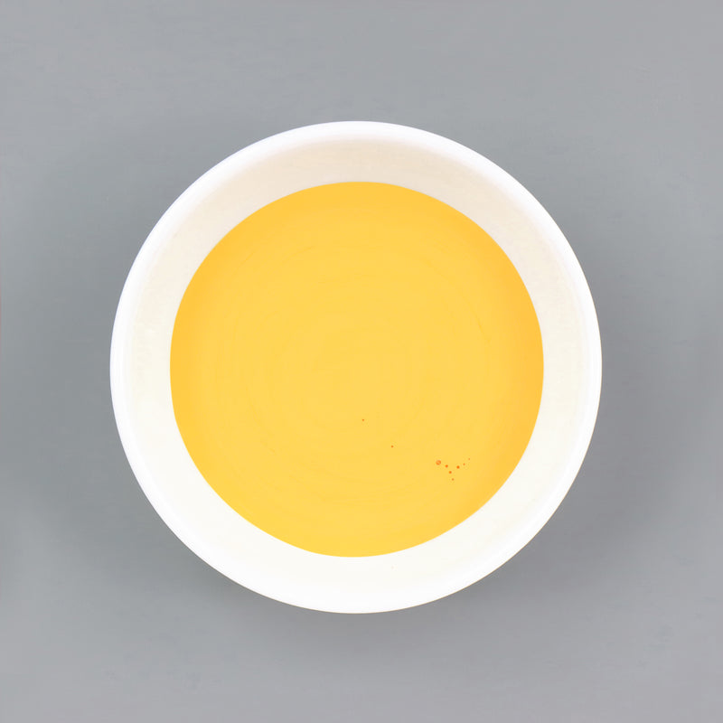 Dish with Bleo lemon paint poured in