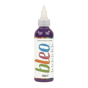 
                      
                        A bottle containing coloured gel paint, on a white background of bleo violet
                      
                    