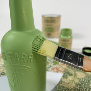 
                      
                        eau de nil on bottle
                      
                    