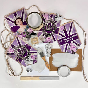 
                      
                        platinum pageantry flat lay
                      
                    